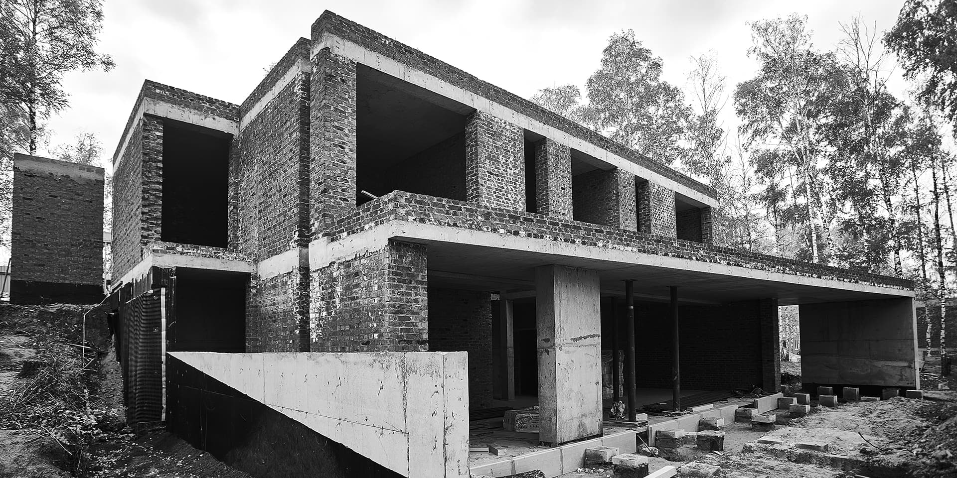 Сучасний двоповерховий будинок WW ED HOUSE на рель’єфі